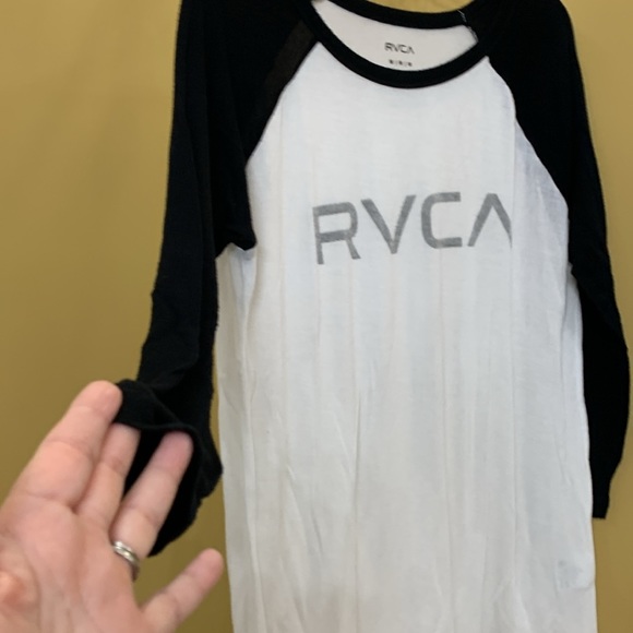 RVCA 3/4 sleeve light weight tee shirt - Picture 2 of 5